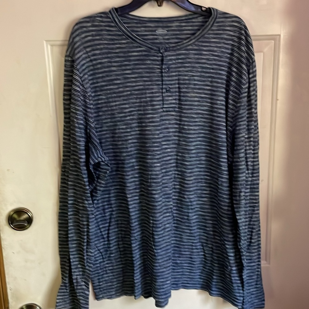 Large_Old Navy Henley